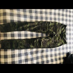 Jessica Simpson brand workout Leggings